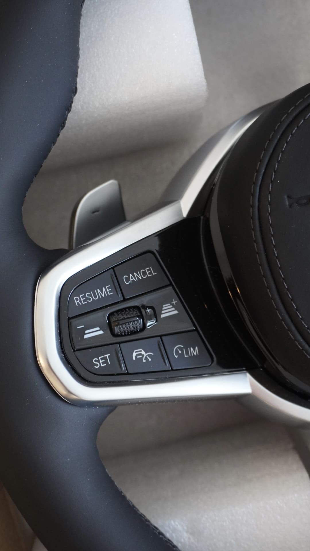 G-Series Steering Wheel Silver Plug & Play